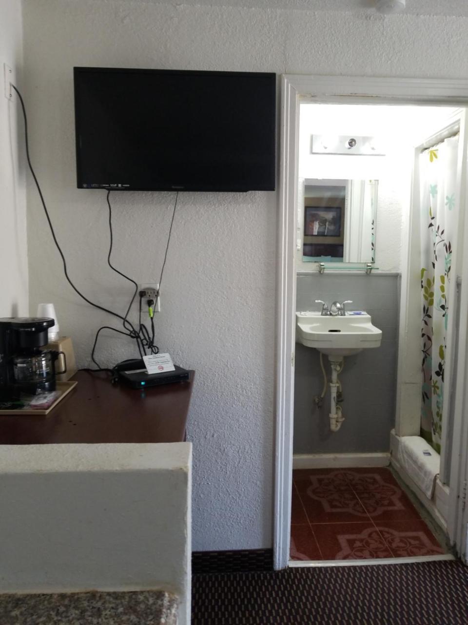 Budget Inn Hamilton Екстериор снимка